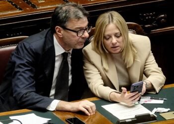 وزير الاقتصاد الإيطالي يحذر من ركود اقتصادي في 2026 بسبب الحرب