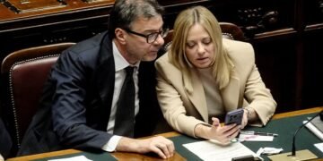 وزير الاقتصاد الإيطالي يحذر من ركود اقتصادي في 2026 بسبب الحرب