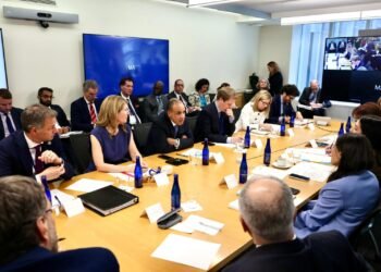 مصر تدعو لتحرك دولي عاجل لدعم غزة