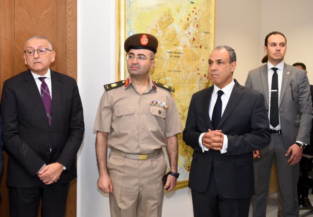 وزير الخارجية يفتتح غرفة مؤمنة لحفظ الوثائق وتطوير الأرشيف الرقمي