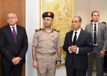 وزير الخارجية يفتتح غرفة مؤمنة لحفظ الوثائق وتطوير الأرشيف الرقمي