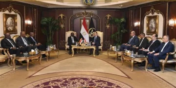 مصر والسودان يعززان التعاون الأمني.. لقاء بين وزيري الداخلية