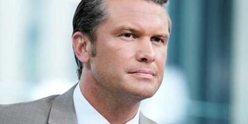 وزير الدفاع الأمريكي .. وصف حرب إيران بالمستنقع يخدم أعداءنا