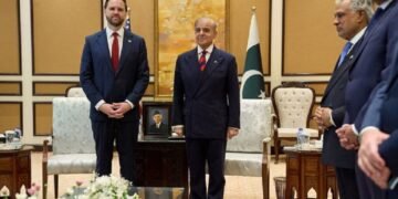 قائد جيش باكستان في طهران لدعم المحادثات الأمريكية الإيرانية المرتقبة