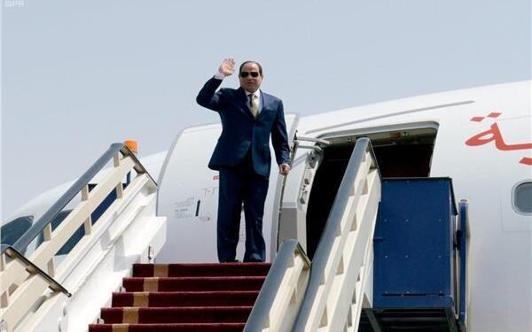 الرئيس السيسي يعود إلى القاهرة بعد زيارة ناجحة للإمارات وسلطنة عُمان