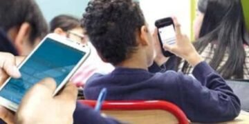 إلغاء امتحانات طالب بالهرم ثبت استخدامه المحمول داخل دورة مياه المدرسة