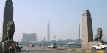 غلق جزئي لكوبري قصر النيل المعدني.. وتحويلات مرورية للوصول إلى التحرير ووسط القاهرة