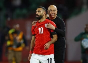 قرار مفاجئ من حسام حسن بشأن محمد صلاح قبل مواجهة روسيا الليلة