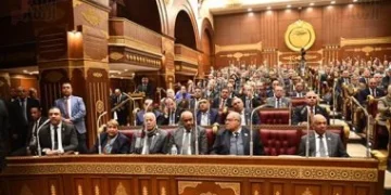 نائب: توجيهات الرئيس تعكس التزام الدولة بحماية العمال وتحسين أوضاعهم المعيشية