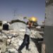 الاحتلال يجبر مواطنة فلسطينية على هدم منزلها بالقدس