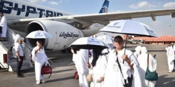 مصر للطيران تبدأ الجسر الجوي لعودة الحجاج