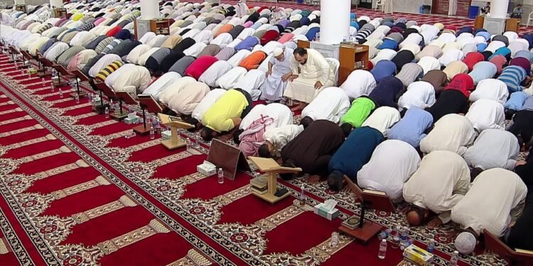 مواقيت الصلاة اليوم الجمعة 22 مايو 2026 في محافظات مصر