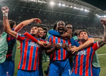 كريستال بالاس يتوج بلقب دوري المؤتمر الأوروبي لأول مرة في تاريخه