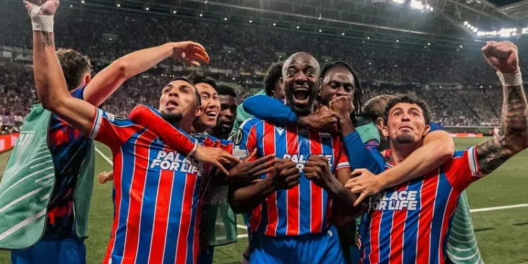 كريستال بالاس يتوج بلقب دوري المؤتمر الأوروبي لأول مرة في تاريخه
