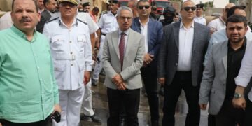 محافظ بني سويف يتابع ميدانيًا حريق مصنع ورق ببياض العرب