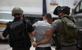 قوات الاحتلال تعتقل 3 فلسطينيين خلال اقتحام مدينة نابلس