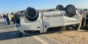 مصرع شاب وسيدة في انقلاب ميكروباص على طريق المنصورة – القاهرة