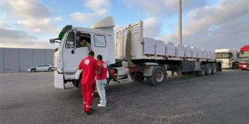 الهلال الأحمر المصري يرسل أكثر من 3 آلاف طن من المساعدات الإنسانية لدعم غزة