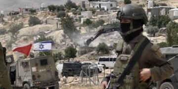 مستوطنون يقتحمون مقامات دينية إسلامية في عورتا جنوب شرق نابلس