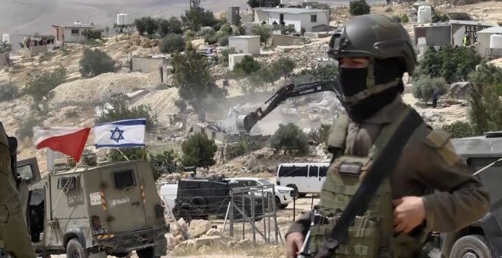 مستوطنون يقتحمون مقامات دينية إسلامية في عورتا جنوب شرق نابلس