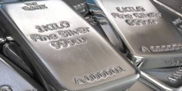 أسعار الفضة ترتفع 4% بالسوق المحلية خلال مايو.. وعيار 999 يصل لـ133 جنيهًا للجرام