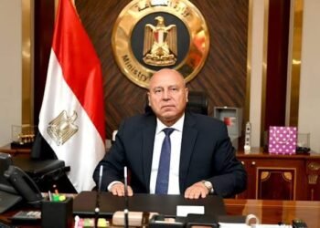 امشي من قدامي.. كامل الوزير يعنف مهندس بسبب ارتباكه أثناء شرح أحد المشروعات