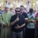 أحمد حلمي يؤم المصلين في جنازة والدته ببنها.. ويستقبل العزاء بمقابر العائلة