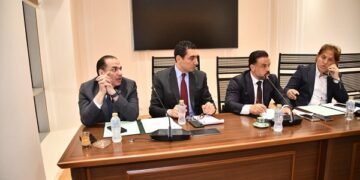 جوهر نبيل يدرس ملف عقود مراكز الشباب لحفظ الحقوق
