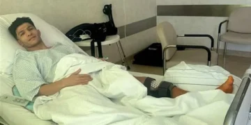 أول تعليق من إسلام عيسى بعد خضوعه لجراحة الصليبي في ألمانيا