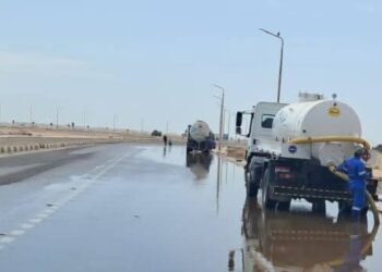 إصلاح كسر خط مياه الشرب بالغردقة