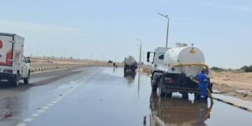 إصلاح كسر خط مياه الشرب بالغردقة