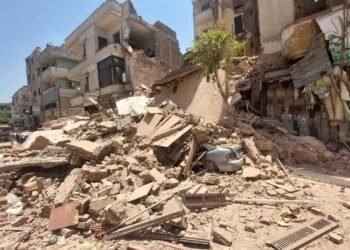إصابة شخص في انهيار جزئي لعقار قديم بشارع المنيل