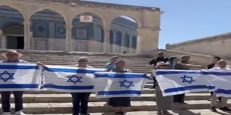 الأردن يدين اقتحام متطرفين للمسجد الأقصى ويطالب بوقف الانتهاكات الإسرائيلية فورا