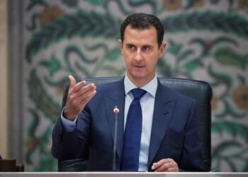 محكمة دمشق تتهم عاطف نجيب بالقتل الجماعي وتجرد الأسد من حقوقه