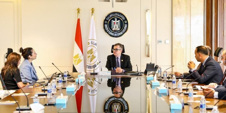وزير التخطيط : أمن الطاقة والغذاء يتصدر أولويات الدولة