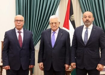 الرئيس عباس يستعرض تحديات منظومة العدالة مع رئيس القضاء والنائب العام