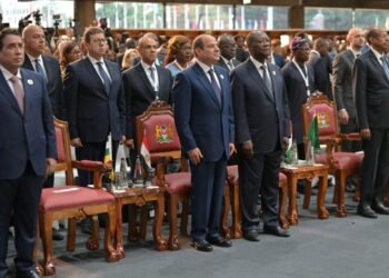المتحدث الرئاسي ينشر صور الرئيس السيسي خلال الجلسة الافتتاحية لقمة أفريقيا – فرنسا