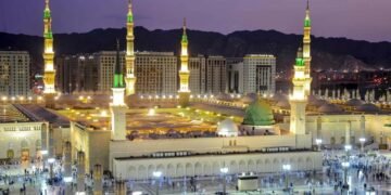 لماذا يتبع الحجاج تقليداً عمره 14 قرناً بزيارة المدينة بعد الحج؟