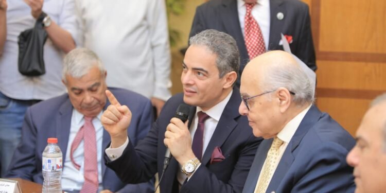 حزب الغد يوصي بصندوق مستقل للنفقة وعودة سن الحضانة لـ 7 سنوات