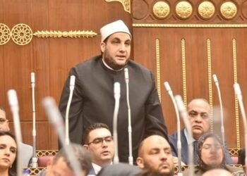 أحمد تركي أمام الشيوخ: التعليم أولى بالدعم المالي “كفاية بناء مساجد”