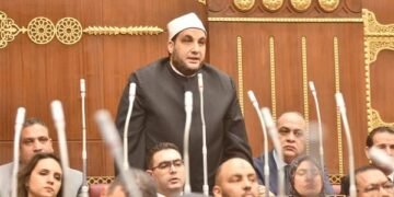 أحمد تركي أمام الشيوخ: التعليم أولى بالدعم المالي “كفاية بناء مساجد”
