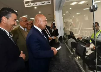 وزير النقل: دفعت 40 جنيهًا قيمة تذكرة المونوريل.. الوزير بيدفع أكتر من المواطن