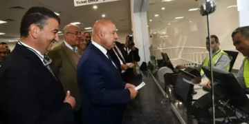 وزير النقل: دفعت 40 جنيهًا قيمة تذكرة المونوريل .. قائلاً “الوزير بيدفع أكتر من المواطن العادي”