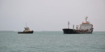التجارة البحرية البريطانية: رصد زورق إيراني أطلق النار شرق عُمان
