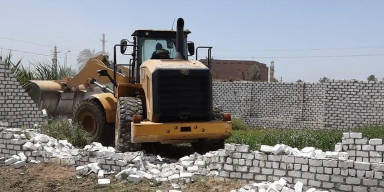 إزالة 2650 حالة تعدٍ على أراضي الدولة بالبحيرة