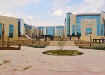 جامعة الجلالة تعلن تفاصيل واقعة سقوط طالب من نافذة مبنى كلية العلوم