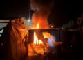 وفاة رضيعة وإصابة 3 أشخاص في حريق داخل خيمة للنازحين بقطاع غزة