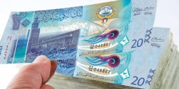 الدينار الكويتي يسجل 170.68 جنيه للبيع في بعض البنوك المصرية