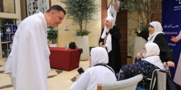 وصول رئيس بعثة حج الجمعيات الأهلية إلى مكة ومتابعة خدمات الحجاج
