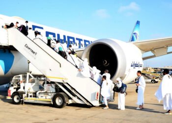 مصر للطيران تبدأ الجسر الجوي لنقل الحجاج  إلى الأراضي المقدسة
